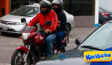 Anibal-Torres-indica-que-para-evitar-robos-buscan-que-solo-uno-viaje-en-moto