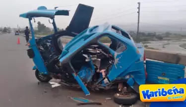 Dos-personas-mueren-tras-choque-de-camioneta-con-mototaxi