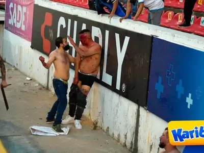 Masacre-entre-hinchas-en-estadio-de-Mexico-1