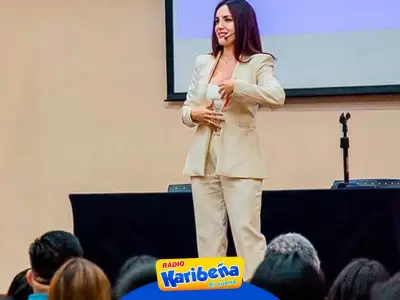 Rosngela Espinoza se lanza como profesora