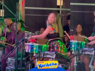 Lesly guila tocando timbales