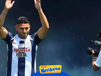 Carlos Zambrano se queda en Alianza Lima