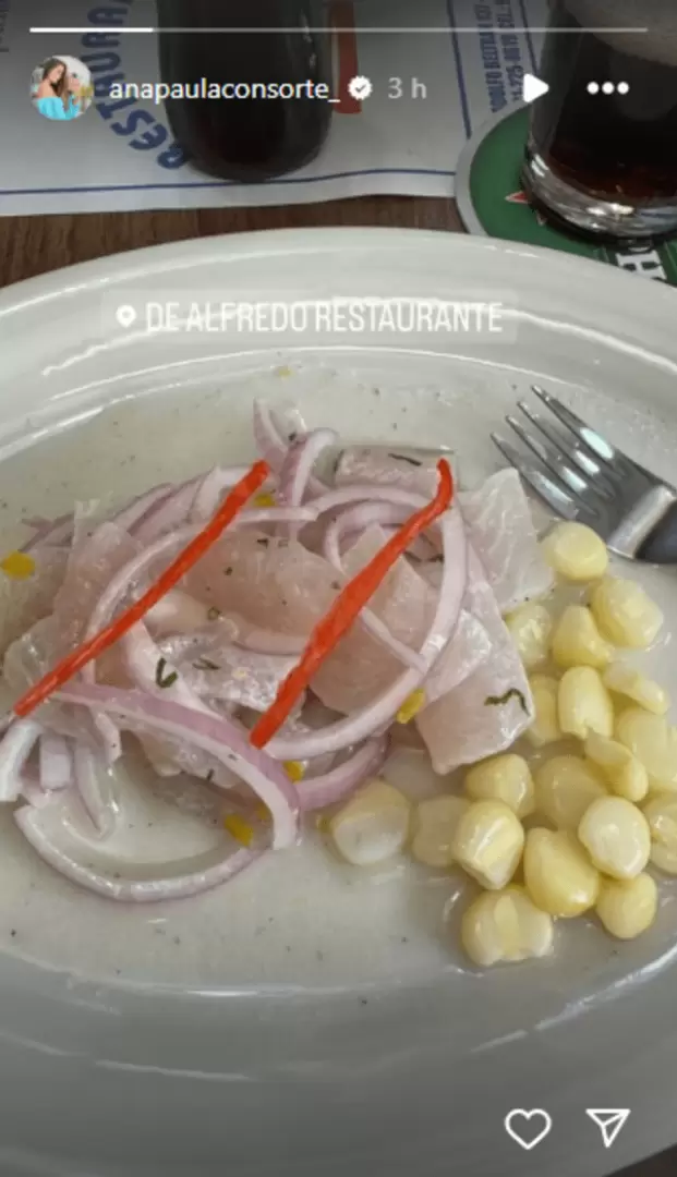 Ana Paula Consorte disfruta de un ceviche. (Foto: Instagram)