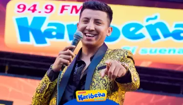 Jean Paul Zavala de Los 5 de Oro cantando 'Partido en Dos'