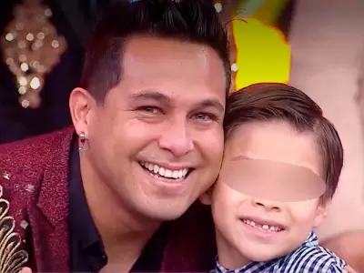 Jonatan Rojas y su hijo cantan tema de Hermanos Yaipn