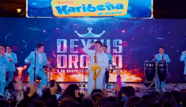 Deyvis Orosco estrena concierto de la serenata a Karibea