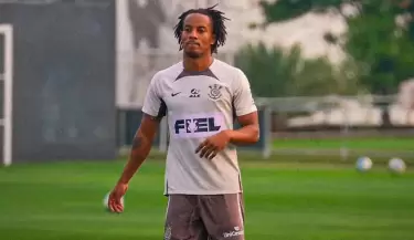 Andr Carrillo primer entrenamiento con Corinthians