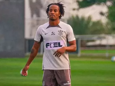 Andr Carrillo primer entrenamiento con Corinthians