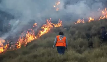 Indeci combate incendios forestales