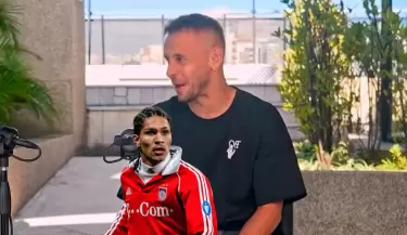 La curiosa interaccin de Rafinha con Paolo Guerrero en Alemania.