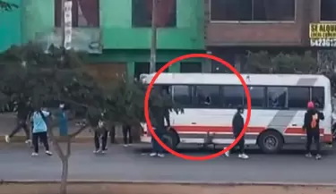 Vndalos rompen ventanas de bus por no acatar el paro