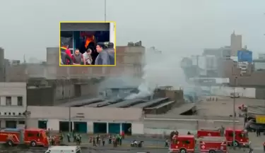 Incendio en galera de Lima moviliz a ocho unidades de bomberos.