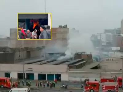 Incendio en galera de Lima moviliz a ocho unidades de bomberos.