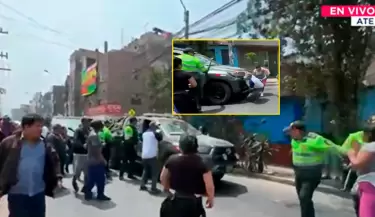 Patrullero de la PNP embisti a dos manifestantes durante paro.