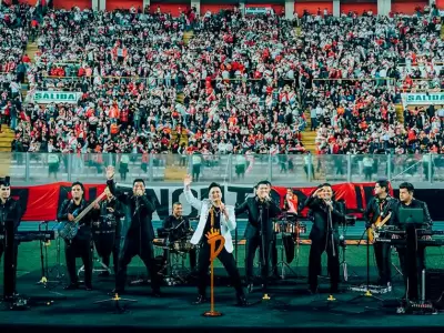 Deyvis Orosco encendi el Estadio Nacional con su msica previo a la victoria de Per ante Uruguay.