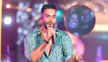 Romeo Santos sorprende a Deyvis Orosco y Cassandra en pleno concierto