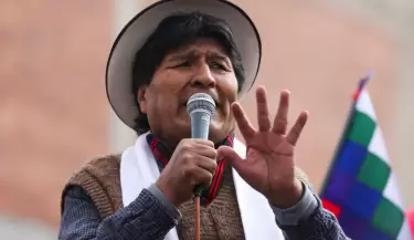 Evo Morales denuncia que desconocidos dispararon contra su vehculo