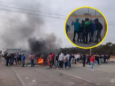 Manifestantes agreden a polica durante paro de la Panamericana Norte