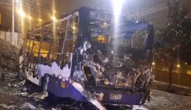 Extorsionadores incendian bus de transporte pblico