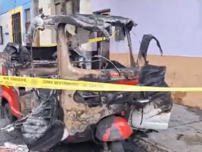 Delincuentes incendian mototaxi