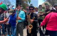 Orquesta hizo show para cruzar va bloqueada durante paro de mineros en Ica: "Todo sea por pasar"