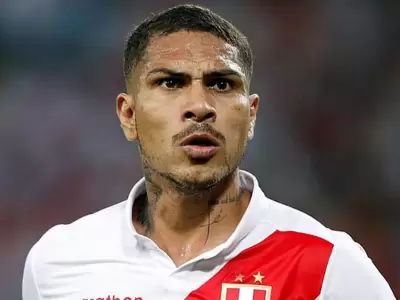 Paolo Guerrero anuncia su retiro de la seleccin peruana.