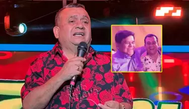 Tony Rosado le canta a Higinio Capuay por su cumpleaos