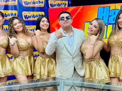 Papilln estrena el videoclip 'El Telfono' en la voz de Karen Pea.