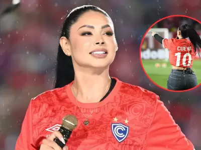 Pamela Franco canta en estadio de Cienciano del Cusco