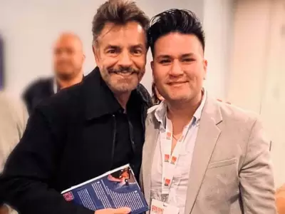 Deyvis Orosco se luce con el reconocido actor Eugenio Derbez