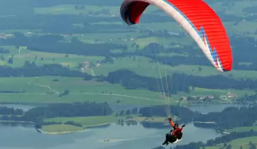 Turista muere al caer de parapente