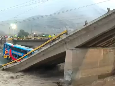 Colapso del puente Chancay deja dos muertos y caos.