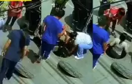 Mujer cae a un buzn de desage tras bajar de una mototaxi: Fue rescatada con una escalera