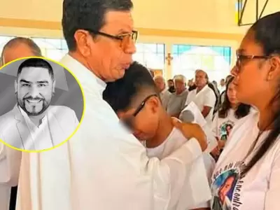 Esposa e hijo de Paul Flores se quiebran durante emotiva misa en Piura