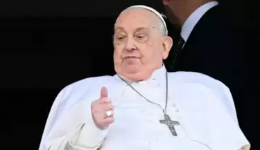 Papa Francisco reaparece tras hospitalizacin