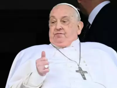 Papa Francisco reaparece tras hospitalizacin