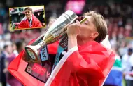 ¡Orgulloso de ser peruano! Oliver Sonne celebra con la bandera del Perú el ascenso del Burnley
