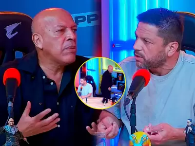 Roberto Mosquera se retira de entrevista tras cruce con Pedro Garca.