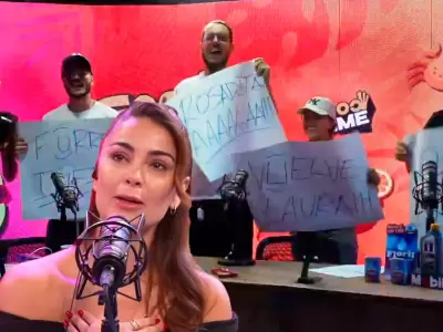 Laura Spoya no apareci en el programa y sus amigos le piden que regrese.