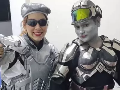 Robotin y Robotina juntos, pero no revueltos
