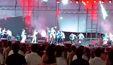Pantalla LED se desploma en pleno show de la Orquesta Internacional Yurimaguas y msicos huyen.