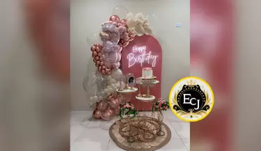 Decoraciones 'ECJ' durante cumpleaos en Karibea.