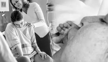 Anah de Crdenas revela fotos inditas del nacimiento de su primer hijo Emile