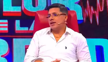 Chechito se sentar en el silln rojo de EVDLV.