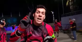 Carlos Villagrn venci el cncer y regresa a Lima con humor y energa.