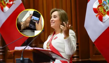 Congresista mira TikTok durante el mensaje de Dina Boluarte