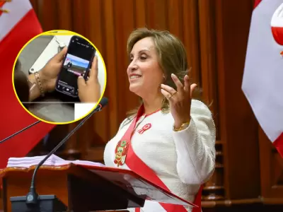 Congresista mira TikTok durante el mensaje de Dina Boluarte
