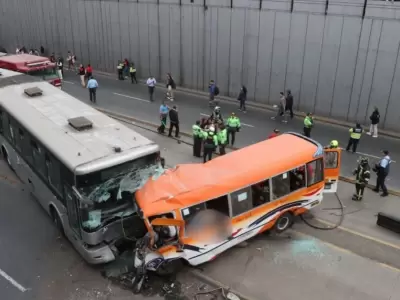 Trgico accidente entre coaster y el Metropolitano en Dos de Mayo.