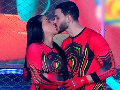 Mario Irivarren y Onelia Molina sorprenden con tremendo BESO en 'EEG'