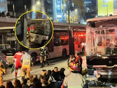 Triple choque del Metropolitano en la estacin Angamos deja al ms de 30 heridos.